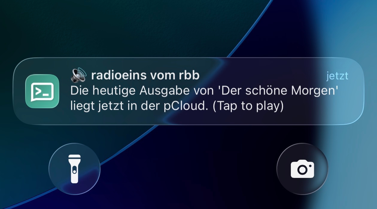 A phone notification in German from radioeins vom rbb announces the availability of Der schöne Morgen on pCloud, along with flashlight and camera icons at the bottom.